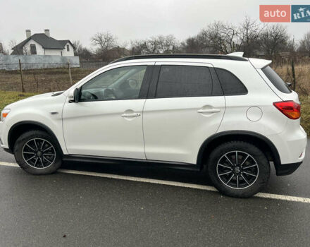 Белый Мицубиси АСХ, объемом двигателя 2 л и пробегом 91 тыс. км за 17700 $, фото 8 на Automoto.ua