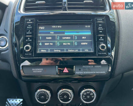 Белый Мицубиси АСХ, объемом двигателя 2 л и пробегом 85 тыс. км за 18000 $, фото 4 на Automoto.ua