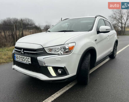 Белый Мицубиси АСХ, объемом двигателя 2 л и пробегом 91 тыс. км за 17700 $, фото 1 на Automoto.ua