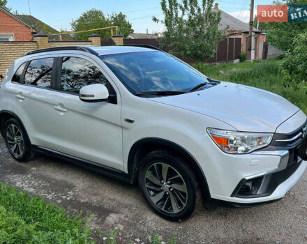 Белый Мицубиси АСХ, объемом двигателя 2 л и пробегом 85 тыс. км за 18000 $, фото 1 на Automoto.ua