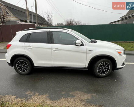 Белый Мицубиси АСХ, объемом двигателя 2 л и пробегом 91 тыс. км за 17700 $, фото 7 на Automoto.ua