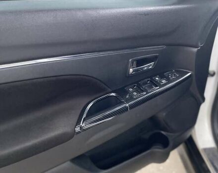 Белый Мицубиси АСХ, объемом двигателя 1.59 л и пробегом 85 тыс. км за 17200 $, фото 12 на Automoto.ua