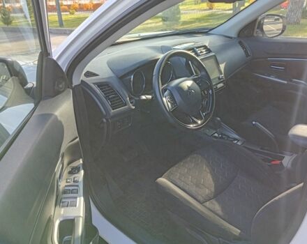 Белый Мицубиси АСХ, объемом двигателя 2 л и пробегом 90 тыс. км за 16500 $, фото 5 на Automoto.ua