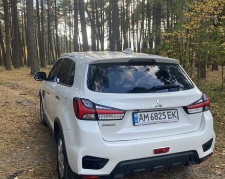 Белый Мицубиси АСХ, объемом двигателя 1.59 л и пробегом 85 тыс. км за 17200 $, фото 4 на Automoto.ua