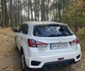 Белый Мицубиси АСХ, объемом двигателя 1.59 л и пробегом 85 тыс. км за 17200 $, фото 4 на Automoto.ua