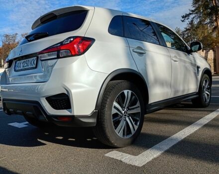 Белый Мицубиси АСХ, объемом двигателя 2 л и пробегом 90 тыс. км за 16500 $, фото 2 на Automoto.ua