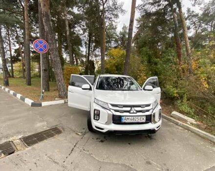 Белый Мицубиси АСХ, объемом двигателя 1.59 л и пробегом 85 тыс. км за 17200 $, фото 6 на Automoto.ua