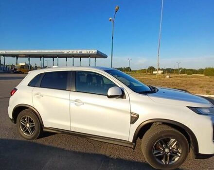 Белый Мицубиси АСХ, объемом двигателя 1.6 л и пробегом 61 тыс. км за 17300 $, фото 4 на Automoto.ua