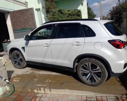 Белый Мицубиси АСХ, объемом двигателя 2 л и пробегом 25 тыс. км за 22000 $, фото 2 на Automoto.ua