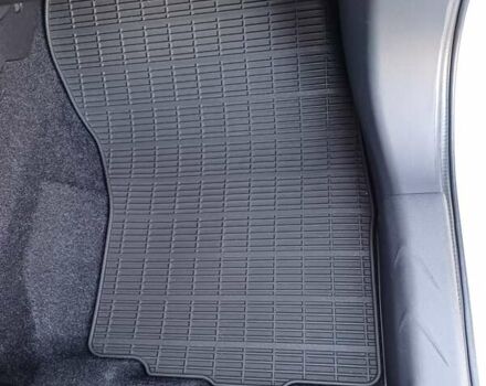 Белый Мицубиси АСХ, объемом двигателя 1.6 л и пробегом 61 тыс. км за 17300 $, фото 59 на Automoto.ua