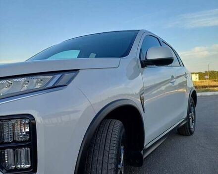 Белый Мицубиси АСХ, объемом двигателя 1.6 л и пробегом 61 тыс. км за 17300 $, фото 3 на Automoto.ua