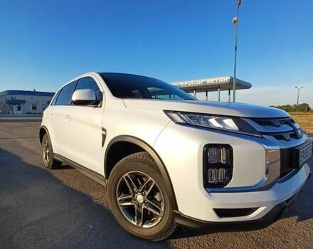 Белый Мицубиси АСХ, объемом двигателя 1.6 л и пробегом 61 тыс. км за 17300 $, фото 1 на Automoto.ua