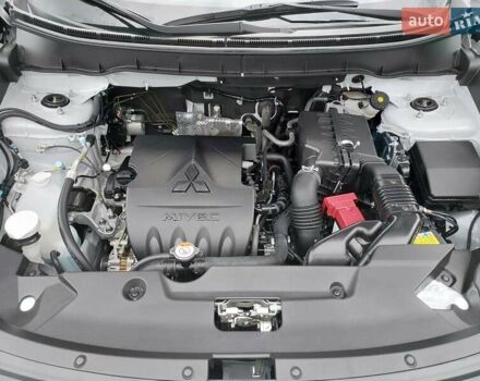 Белый Мицубиси АСХ, объемом двигателя 1.6 л и пробегом 61 тыс. км за 17300 $, фото 18 на Automoto.ua