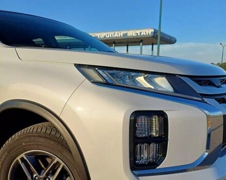 Белый Мицубиси АСХ, объемом двигателя 1.6 л и пробегом 61 тыс. км за 17300 $, фото 7 на Automoto.ua