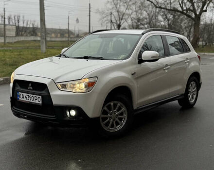 Белый Мицубиси АСХ, объемом двигателя 1.8 л и пробегом 208 тыс. км за 8900 $, фото 1 на Automoto.ua