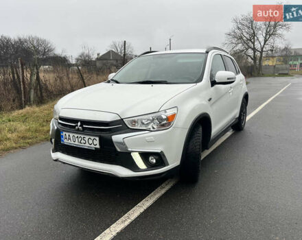 Белый Мицубиси АСХ, объемом двигателя 2 л и пробегом 91 тыс. км за 17700 $, фото 1 на Automoto.ua