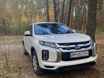 Белый Мицубиси АСХ, объемом двигателя 1.59 л и пробегом 85 тыс. км за 17200 $, фото 1 на Automoto.ua