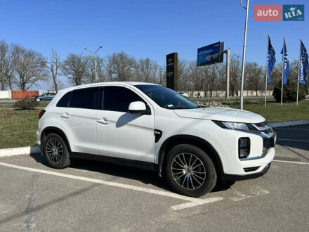 Міцубісі АСХ 2020 у Одесі на Automoto.ua Білий Міцубісі АСХ, об'ємом двигуна 1.59 л та пробігом 65 тис. км за 17300 $, фото 1 на Automoto.ua