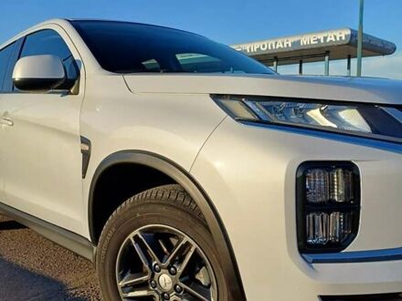 Белый Мицубиси АСХ, объемом двигателя 1.6 л и пробегом 61 тыс. км за 17300 $, фото 1 на Automoto.ua