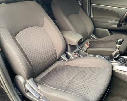 Черный Мицубиси АСХ, объемом двигателя 1.8 л и пробегом 283 тыс. км за 10500 $, фото 20 на Automoto.ua