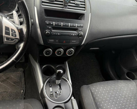 Черный Мицубиси АСХ, объемом двигателя 1.8 л и пробегом 150 тыс. км за 7800 $, фото 16 на Automoto.ua