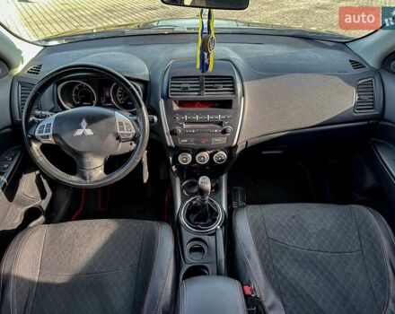 Черный Мицубиси АСХ, объемом двигателя 1.8 л и пробегом 253 тыс. км за 8200 $, фото 4 на Automoto.ua