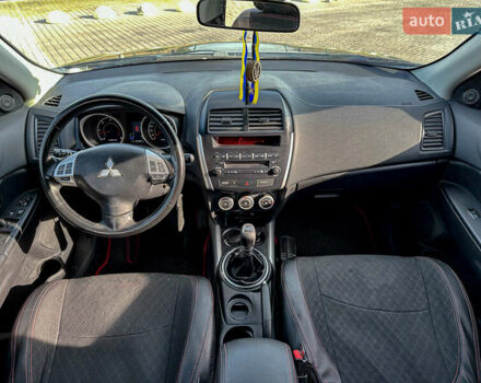 Черный Мицубиси АСХ, объемом двигателя 1.8 л и пробегом 253 тыс. км за 8200 $, фото 72 на Automoto.ua