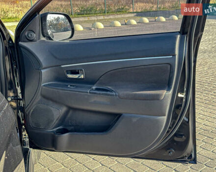 Черный Мицубиси АСХ, объемом двигателя 1.8 л и пробегом 253 тыс. км за 8200 $, фото 82 на Automoto.ua