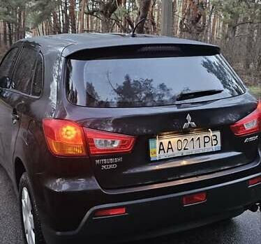 Черный Мицубиси АСХ, объемом двигателя 1.59 л и пробегом 226 тыс. км за 8700 $, фото 4 на Automoto.ua
