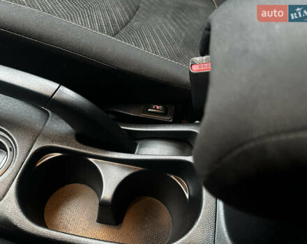 Черный Мицубиси АСХ, объемом двигателя 1.8 л и пробегом 195 тыс. км за 9000 $, фото 17 на Automoto.ua