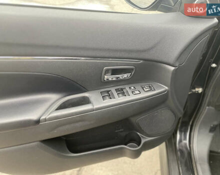 Чорний Міцубісі АСХ, об'ємом двигуна 2.3 л та пробігом 176 тис. км за 13700 $, фото 17 на Automoto.ua