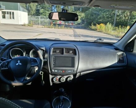 Чорний Міцубісі АСХ, об'ємом двигуна 2 л та пробігом 80 тис. км за 12000 $, фото 5 на Automoto.ua