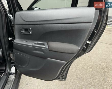 Чорний Міцубісі АСХ, об'ємом двигуна 2 л та пробігом 77 тис. км за 15999 $, фото 15 на Automoto.ua