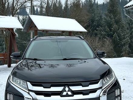 Черный Мицубиси АСХ, объемом двигателя 2 л и пробегом 5000 тыс. км за 19000 $, фото 1 на Automoto.ua