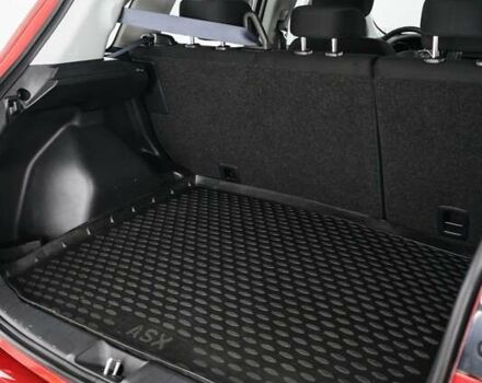 Красный Мицубиси АСХ, объемом двигателя 0 л и пробегом 35 тыс. км за 18000 $, фото 9 на Automoto.ua