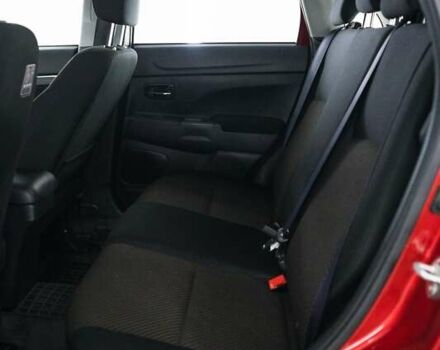 Красный Мицубиси АСХ, объемом двигателя 0 л и пробегом 35 тыс. км за 18000 $, фото 2 на Automoto.ua