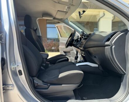 Серый Мицубиси АСХ, объемом двигателя 1.8 л и пробегом 200 тыс. км за 8500 $, фото 15 на Automoto.ua