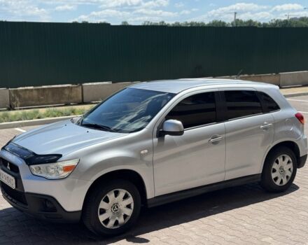 Серый Мицубиси АСХ, объемом двигателя 1.8 л и пробегом 200 тыс. км за 8500 $, фото 2 на Automoto.ua