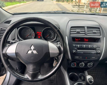 Серый Мицубиси АСХ, объемом двигателя 1.59 л и пробегом 120 тыс. км за 7900 $, фото 18 на Automoto.ua