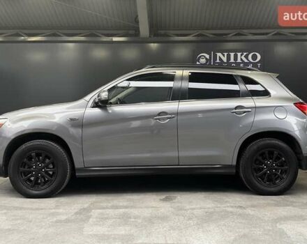 Серый Мицубиси АСХ, объемом двигателя 2 л и пробегом 261 тыс. км за 10000 $, фото 6 на Automoto.ua