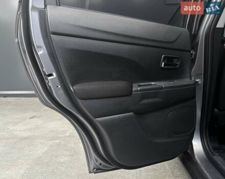 Серый Мицубиси АСХ, объемом двигателя 2 л и пробегом 261 тыс. км за 10000 $, фото 40 на Automoto.ua