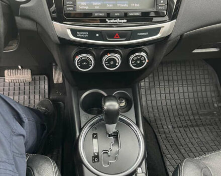 Сірий Міцубісі АСХ, об'ємом двигуна 2.3 л та пробігом 217 тис. км за 13300 $, фото 22 на Automoto.ua