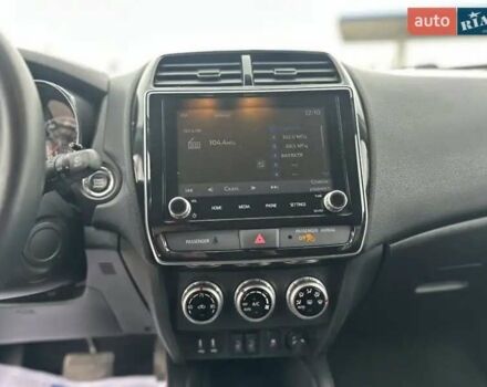 Серый Мицубиси АСХ, объемом двигателя 2 л и пробегом 56 тыс. км за 18500 $, фото 4 на Automoto.ua