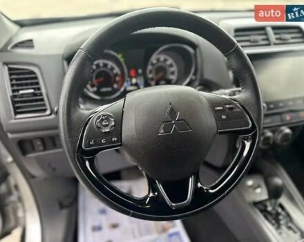 Серый Мицубиси АСХ, объемом двигателя 2 л и пробегом 56 тыс. км за 18500 $, фото 5 на Automoto.ua