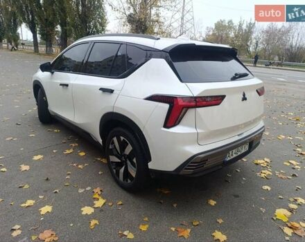 Белый Мицубиси Аиртрек, объемом двигателя 0 л и пробегом 5 тыс. км за 26300 $, фото 6 на Automoto.ua