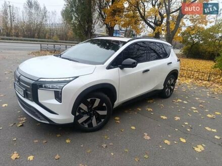 Мицубиси Аиртрек 2022 в Киеве на Automoto.ua Белый Мицубиси Аиртрек, объемом двигателя 0 л и пробегом 5 тыс. км за 26300 $, фото 1 на Automoto.ua