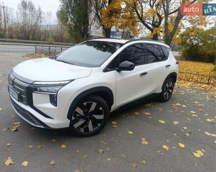 Белый Мицубиси Аиртрек, объемом двигателя 0 л и пробегом 5 тыс. км за 26300 $, фото 1 на Automoto.ua