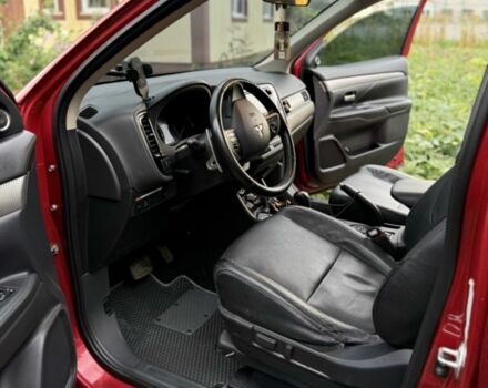 Красный Мицубиси Аиртрек, объемом двигателя 2.3 л и пробегом 260 тыс. км за 12000 $, фото 6 на Automoto.ua