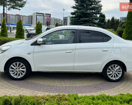 Мицубиси Эттрейдж 2014 в Львове на Automoto.ua Белый Мицубиси Эттрейдж, объемом двигателя 1.2 л и пробегом 191 тыс. км за 5999 $, фото 3 на Automoto.ua