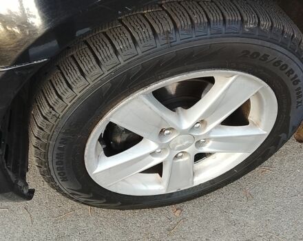 Черный Мицубиси Харизма, объемом двигателя 1.5 л и пробегом 230 тыс. км за 5300 $, фото 4 на Automoto.ua